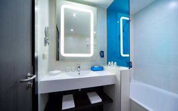 Фото номера Улучшенный номер Отель Park Inn by Radisson Riga Valdemara г. Рига 9