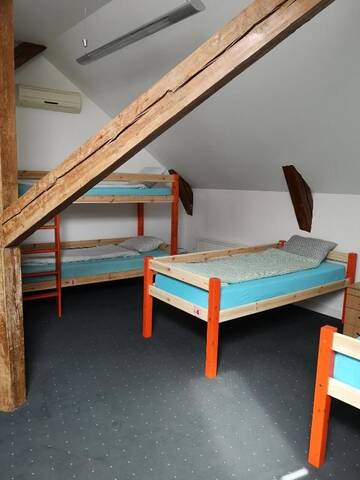 Фото номера Кровать в общем 8-местном номере для мужчин и женщин Хостелы City Flower Hostel г. Рига 2