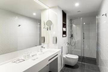 Фото номера Стандартный одноместный номер Отель Wellton Riverside SPA Hotel г. Рига 5
