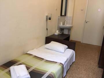 Фото номера Одноместный номер с общим душем и туалетом Хостелы Hostel Viktorija with Private Rooms г. Рига 5