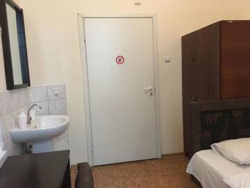 Фото номера Одноместный номер с общим душем и туалетом Хостелы Hostel Viktorija with Private Rooms г. Рига 22