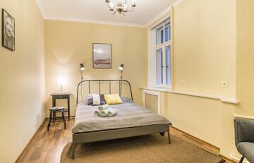 Фото Апартаменты Charming spacious 3 bedroom in Old Town г. Рига 4