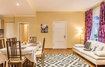 Фото номера Апартаменты Апартаменты Charming spacious 3 bedroom in Old Town г. Рига 44