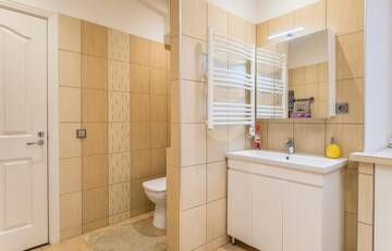 Фото номера Апартаменты Апартаменты Charming spacious 3 bedroom in Old Town г. Рига 38