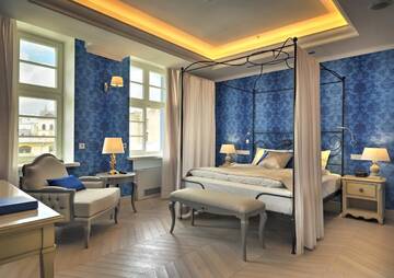 Фото номера Двухместный номер Делюкс с 1 кроватью Отель Relais Le Chevalier г. Рига 3