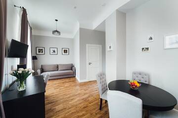 Фото номера Улучшенные апартаменты Апарт-отели Sherlock Art Hotel г. Рига 7