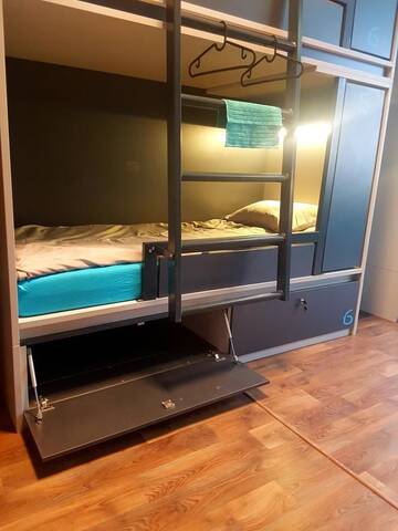Фото номера Кровать в общем 8-местном номере для мужчин и женщин Хостелы Apartament 1A г. Рига 6
