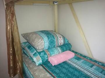 Фото номера Кровать в общем 6-местном номере для женщин Хостелы MAKSIAN HOSTEL RIGA г. Рига 12
