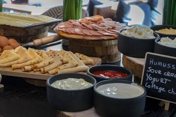 Фото номера Апартаменты с 3 спальнями Апартаменты Greystone Suites &amp; Apartments г. Рига 30