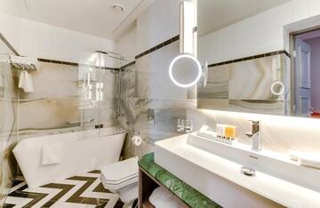 Фото номера Стандартный двухместный номер с 1 кроватью Отель Grand Poet Hotel and SPA by Semarah г. Рига 10