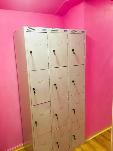 Фото номера Кровать в общем 8-местном номере Хостелы Dreams Hostel center г. Рига 4