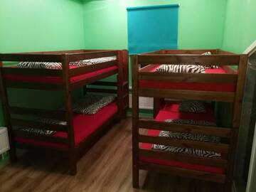 Фото номера Четырехместный номер с общей ванной комнатой Хостелы Dreams Hostel center г. Рига 3