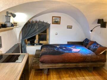 Фото Апартаменты Medieval stylish studio in 17th century house г. Рига 1