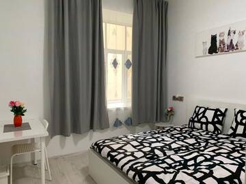 Фото номера Номер с кроватью размера «queen-size» Мини-отель Smart Inn г. Рига 3