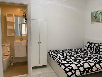 Фото номера Номер с кроватью размера «queen-size» и балконом Мини-отель Smart Inn г. Рига 2