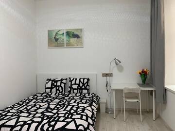 Фото номера Номер с кроватью размера «queen-size» и балконом Мини-отель Smart Inn г. Рига 5