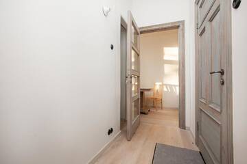 Фото номера Апартаменты с 1 спальней Апартаменты Contemporary Skolas Street Apartment г. Рига 28