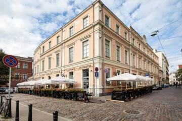 Фото Апартаменты Old Riga Two floor Palasta Loft Apartment with river view г. Рига 5