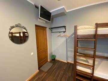 Фото номера Семейный номер с общей ванной комнатой Отель Mini Hotel г. Рига 8