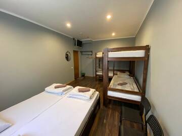 Фото номера Семейный номер с общей ванной комнатой Отель Mini Hotel г. Рига 9