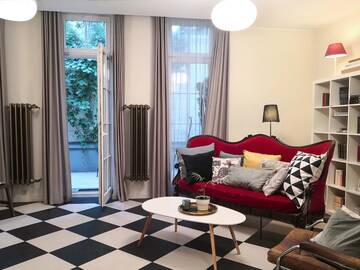 Фото Апартаменты Quite and beautiful hideaway from worlds madness г. Рига 3