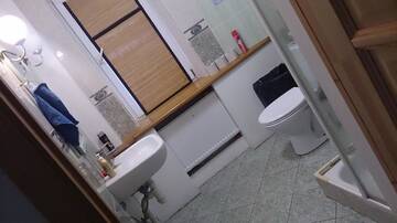 Фото номера Дом с 5 спальнями Комплексы для отдыха с коттеджами/бунгало Riga house. г. Рига 24