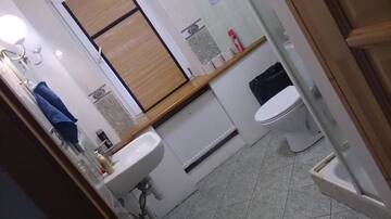 Фото номера Дом с 5 спальнями Комплексы для отдыха с коттеджами/бунгало Riga house. г. Рига 62