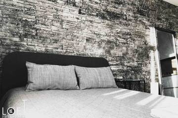 Фото Апартаменты Modern Cozy Loft Studio in Quiet center of Riga. г. Рига 2