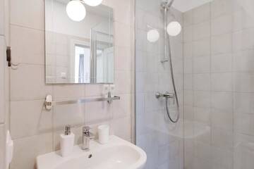 Фото номера Номер-студио Делюкс с кроватью размера &quot;queen-size&quot; Апартаменты Residential Barona Apartments in Riga Centre г. Рига 19