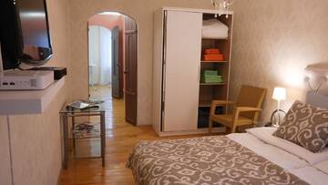 Фото номера Апартаменты с балконом Апартаменты City Inn Riga Apartment, Quiet center with balcony with parking г. Рига 14