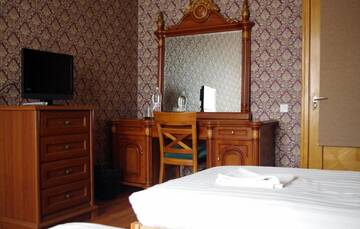 Фото Гостевой дом Svētku Villa 450m 2km from old town г. Рига 3