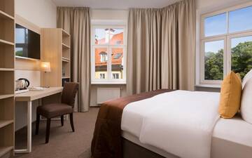 Фото номера Улучшенный угловой номер Отель Radisson Hotel Old Town Riga г. Рига 3