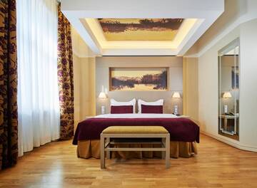 Фото номера Улучшенный двухместный номер с 1 кроватью Отель Opera Hotel г. Рига 12