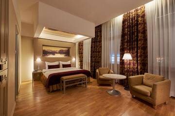 Фото номера Улучшенный двухместный номер с 1 кроватью Отель Opera Hotel г. Рига 5