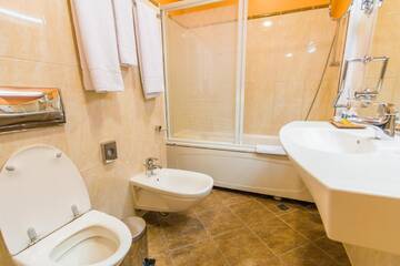 Фото номера Классический двухместный номер с 1 кроватью Отель Royal Square Hotel &amp; Suites г. Рига 5