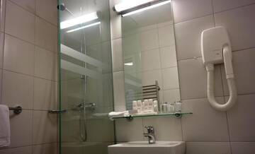 Фото номера Стандартный номер Отель Radisson Blu Daugava Hotel, Riga г. Рига 3
