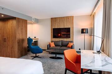 Фото номера Люкс с 1 спальней и видом на реку и Старый город Отель Radisson Blu Daugava Hotel, Riga г. Рига 4