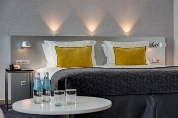 Фото номера Полулюкс с видом на реку и Старый город Отель Radisson Blu Daugava Hotel, Riga г. Рига 8