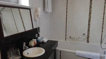Фото номера Семейный люкс Отель Old City Boutique Hotel г. Рига 9
