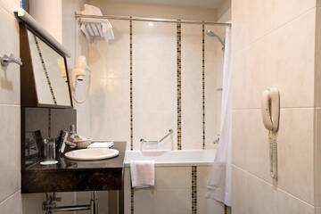 Фото номера Классический двухместный номер с 1 кроватью Отель Old City Boutique Hotel г. Рига 4