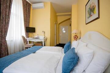 Фото номера Стандартный двухместный номер с 1 кроватью Отель Hotel Gutenbergs г. Рига 3