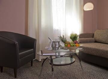 Фото номера Полулюкс Отель Hotel BEST with FREE PARKING г. Рига 4