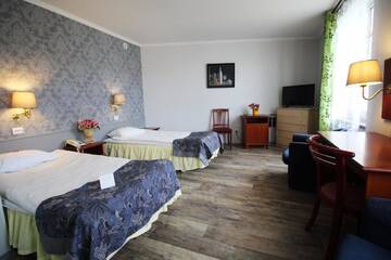 Фото номера Трехместный номер Отель NB Hotel with Free Parking г. Рига 2