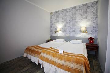 Фото номера Двухместный номер с 1 кроватью или 2 отдельными кроватями Отель NB Hotel with Free Parking г. Рига 9