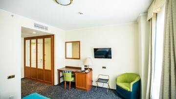 Фото номера Стандартный двухместный номер с 2 отдельными кроватями Отель Hestia Riga Hotel Jugend г. Рига 2