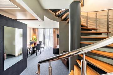 Фото номера Люкc, посещение фитнес-центра Отель Rixwell Elefant Hotel with FREE Parking г. Рига 2