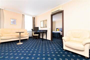 Фото номера Семейный номер (для 2 взрослых и 2 детей) Отель Rixwell Gertrude Hotel г. Рига 2