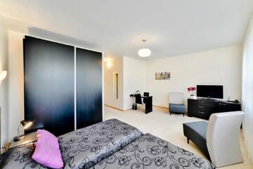 Фото номера Двухместный номер с 2 отдельными кроватями Отель Hotel Vantis Riverside view FREE parking г. Рига 4