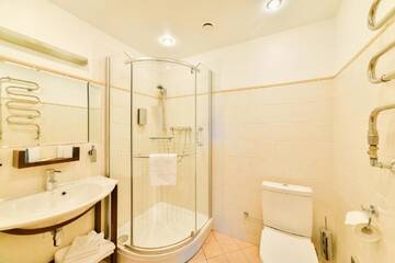 Фото номера Двухместный номер с 1 кроватью Отель Hotel Vantis Riverside view FREE parking г. Рига 3