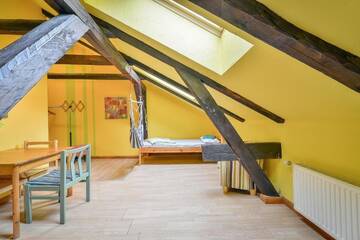 Фото номера Четырехместный номер с общей ванной комнатой Хостелы Central Hostel г. Рига 3